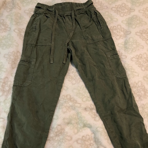 (2/$20) AEO Joggers - Picture 2 of 3
